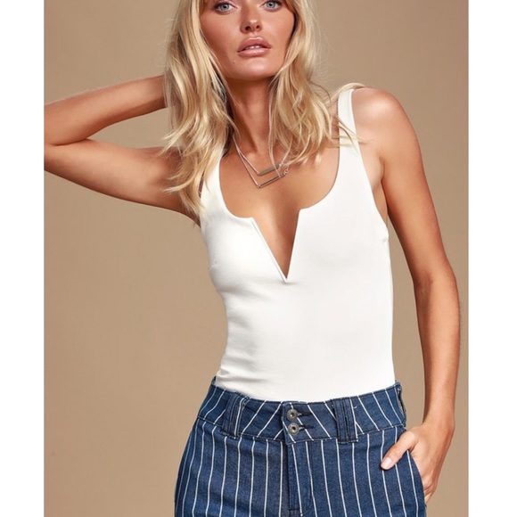 Lulus Tops - Lulu’s White Sleeveless V-Bar V-Neck Bodysuit M